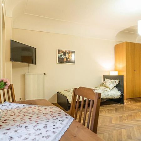 Stylish Studio At Lesser Town, Charles Bridge 3Min By Walk Apartamento Praga Exterior foto